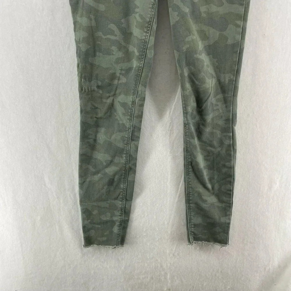 Old Navy Jeans Women's 0 Green Rockstar Super Skinny Camouflage Raw Hem Mid rise - Picture 7 of 12